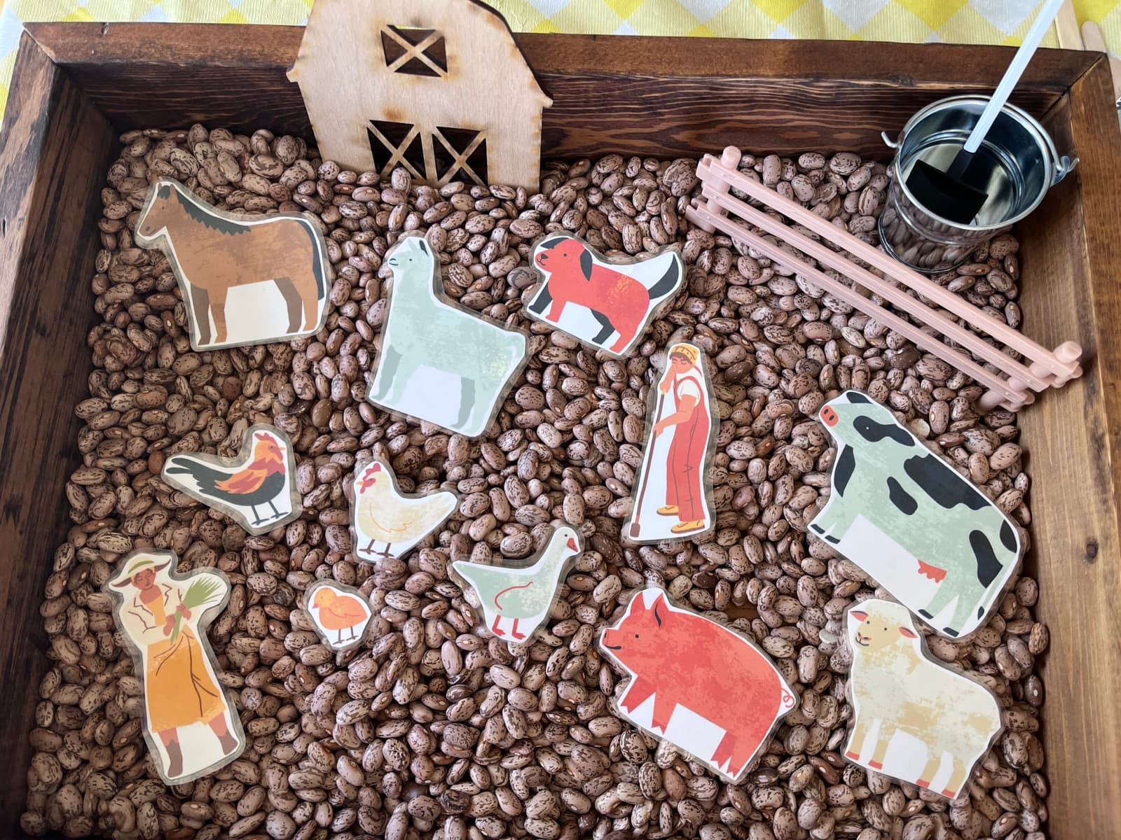 Farm Fun sensory bin